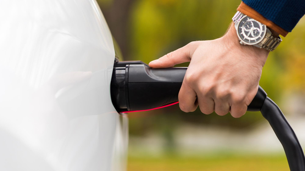 Complete Guide to Electric Vehicle Charging in Canada: From Home to Highway